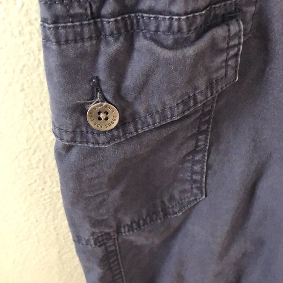 Sonoma Women’s Navy Cargo Capri Pants Size 6 - Picture 7 of 11